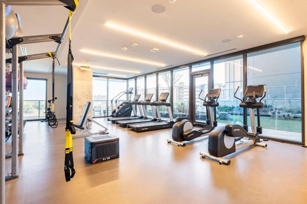 Central Modern Condo W/ Amazing Luxury Amenities Austin Eksteriør billede